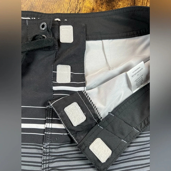 TRINITY BOARDSHORTS | men’s swim trunks. Size: 34 - Picture 6 of 13